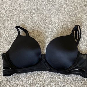 Like New Victoria’s Secret Very Sexy Push Up Bra 34C